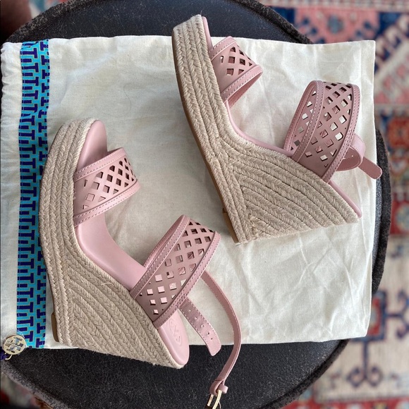 Authentic Tory Burch espadrille platforms - Picture 3 of 4